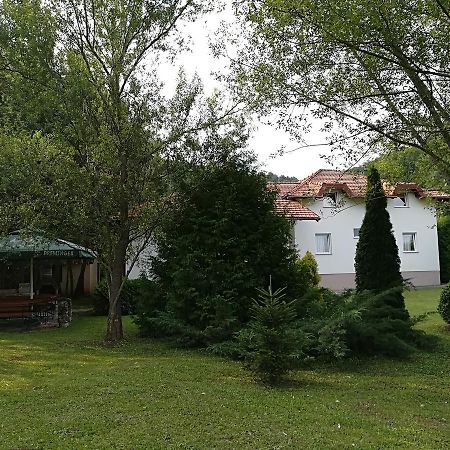 Villa Nana Kulen Vakuf Bagian luar foto