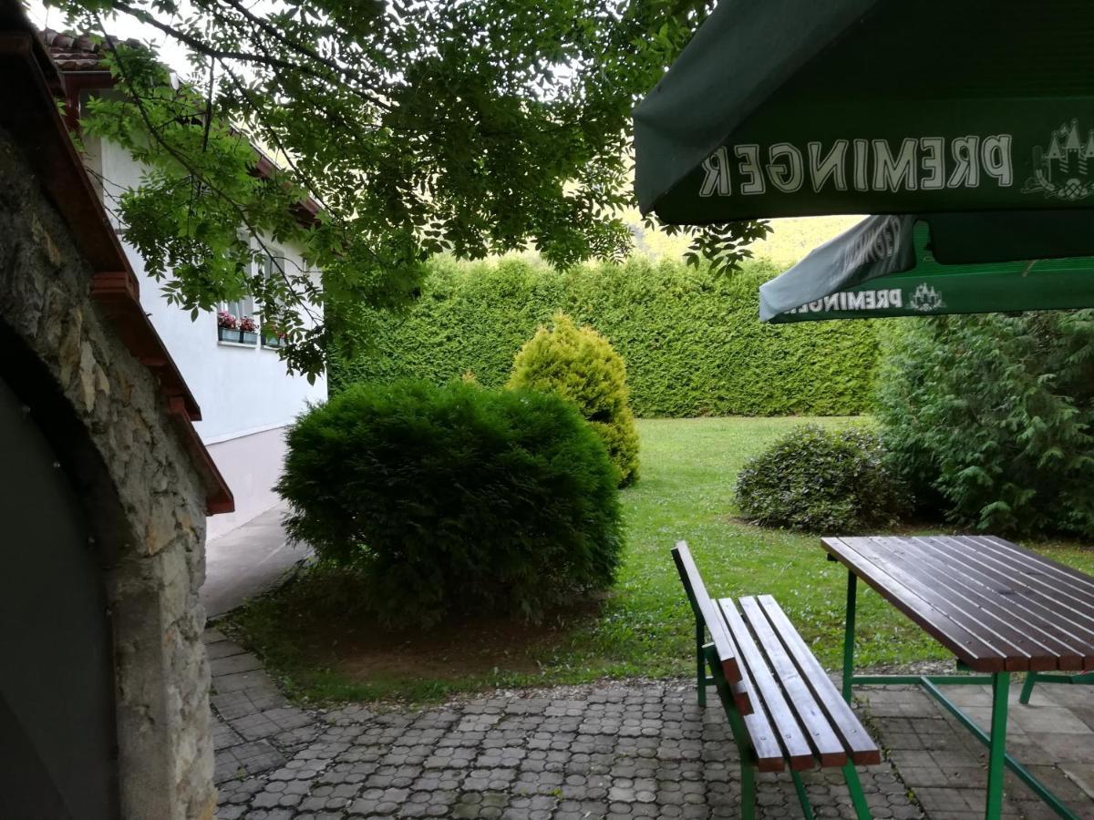 Villa Nana Kulen Vakuf Bagian luar foto